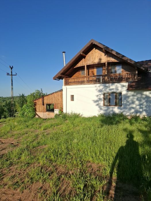 Cabana de inchiriat fara vecini  ciubar si masa de biliard