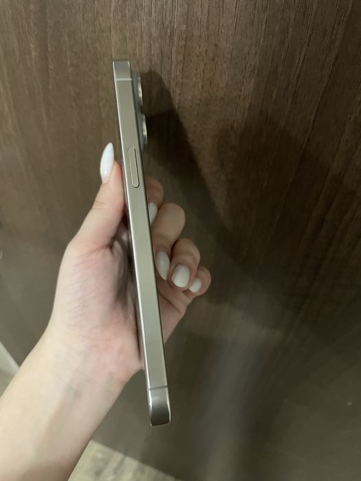 Iphone 15 pro max с гаранция до 08.26г