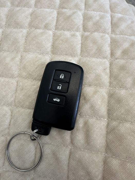 Продам корпус от пульта камри 50