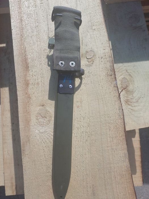 Baioneta militara Spania