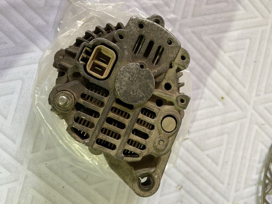 Генератор Mitsubishi A2T38892, MD189659, 12V 75A. РВР