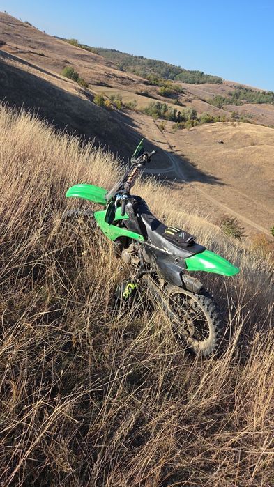 Vînd cross Kawasaki kx 85