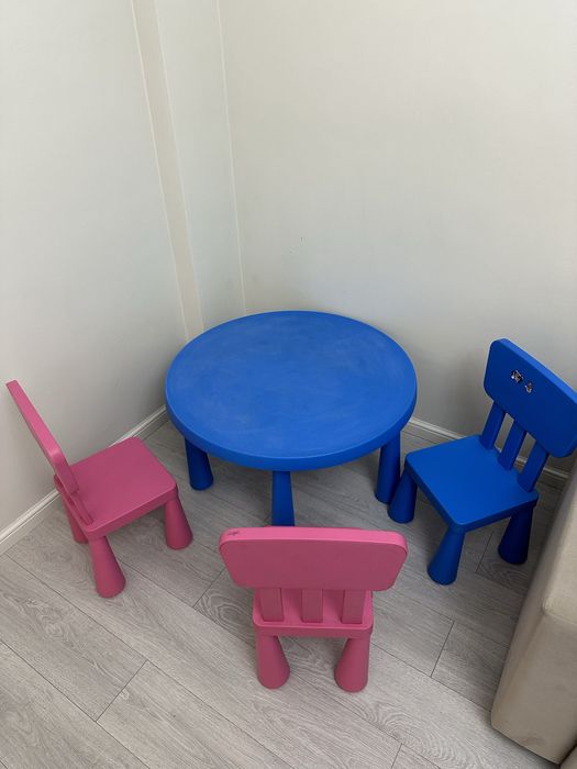 Детский стол со стульями IKEA