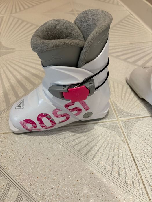 Детски ски, ски обувки и каска