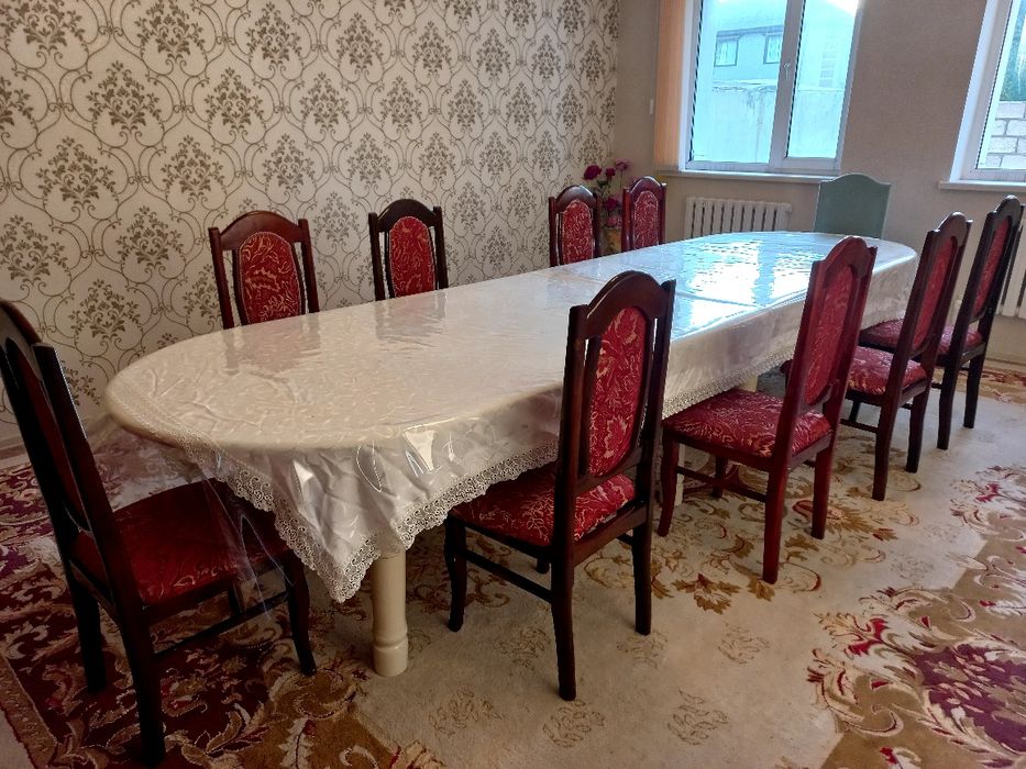 Стол и стулья продам