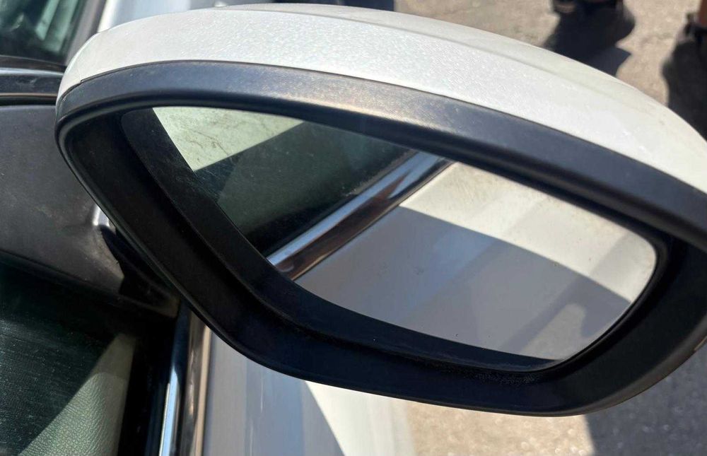 Oglinda electrica dreapta cu semnalizare, Peugeot 308 2013-2021