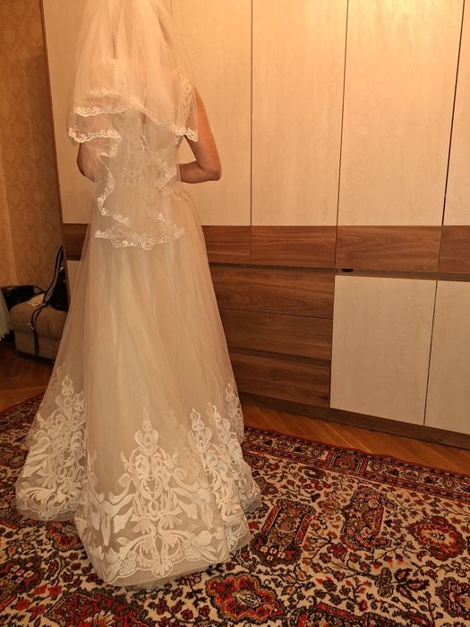 Сватбената рокля