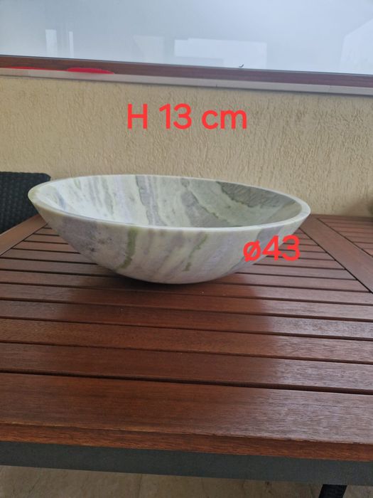 Vând lavoar piatră naturală.