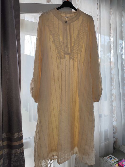 Рокля под колното