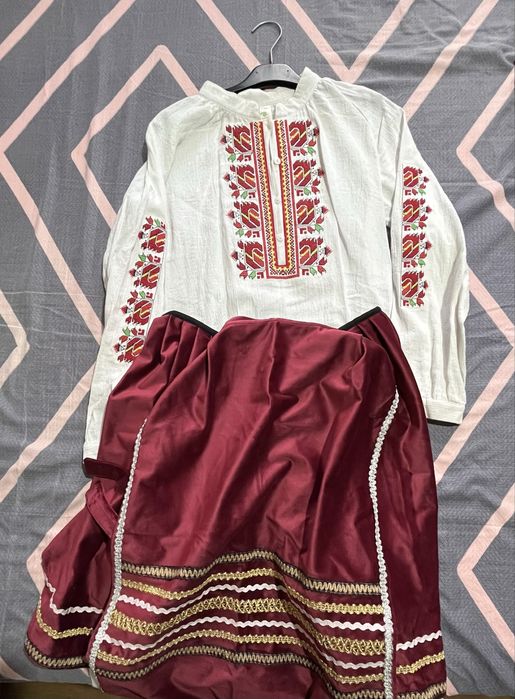 Дамска народна носия