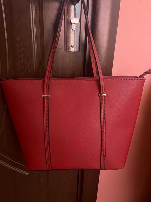 Елегантна дамска чанта