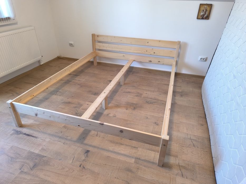 Vând pat dublu cu somiera