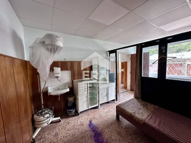 Дава се под наем Офис в Велико Търново, Център - 45 кв.м за 255 € - Снимка #1