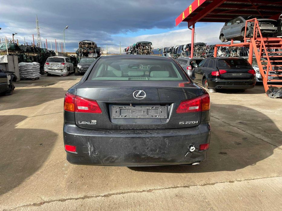 Лексус IS 220  2.2 дизел 177к.с.
