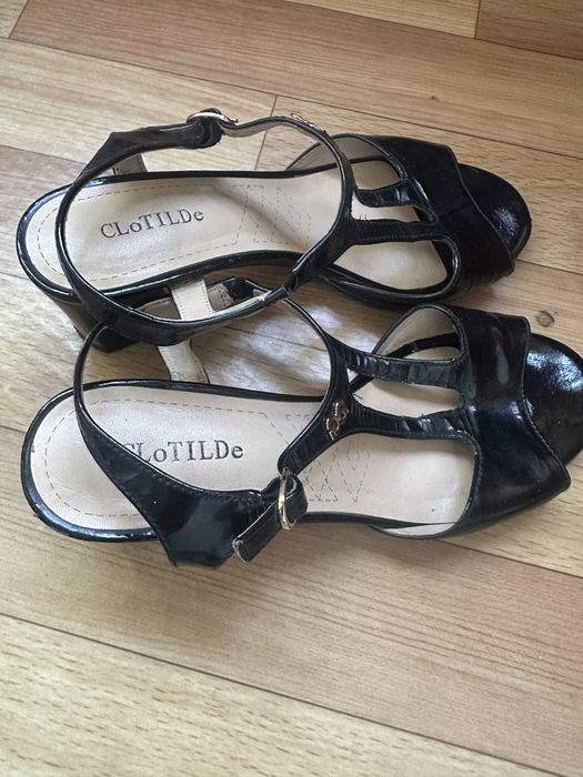 Туфли ,босоножки женские