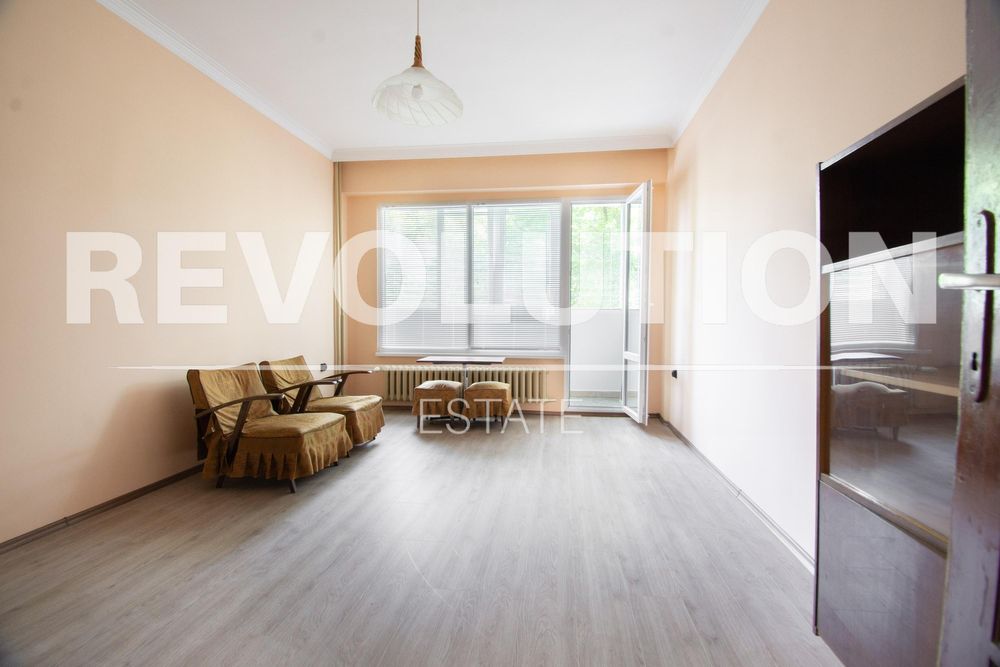 Двустаен апартамент в ж.к. Толстой.