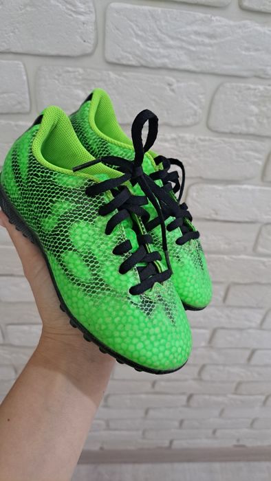 Продам бутсы адидас