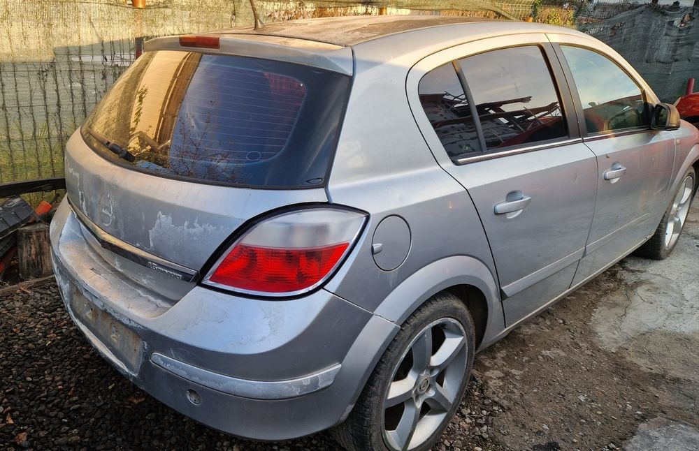 Bara capota far dezmembrez dezmembrari piese Opel Astra H z16xep 1.6