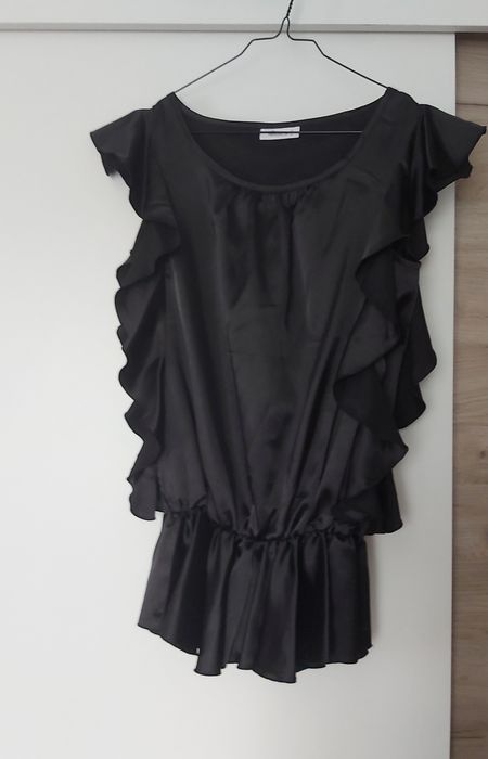 Bluza satin cu volane laterale și la baza inferioara