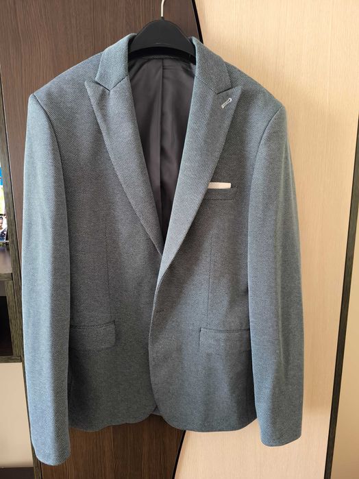 Сако. Размер М. Перфектно състояние.