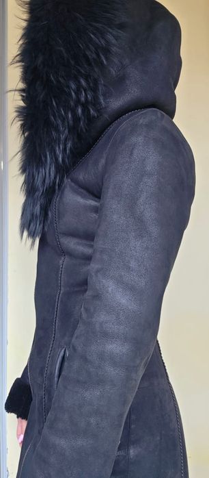 Продам натуральную дублёнку из овчины/мех енота