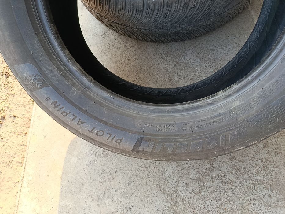 235_55_R17 Mishelin 2 dona