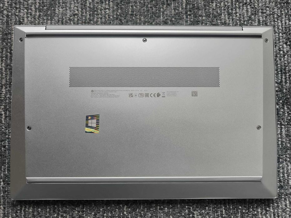 laptop HP EliteBook 845 G8 utilizat