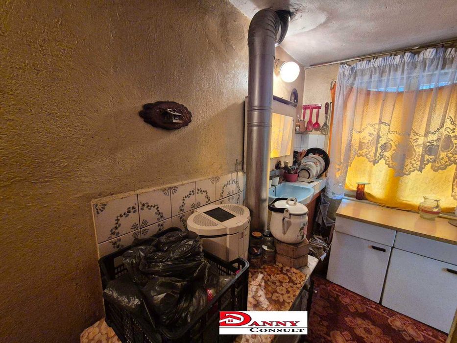 Продава се Къща в Велико Търново, Акация - 35 кв.м за 656 €/кв.м - Снимка #16