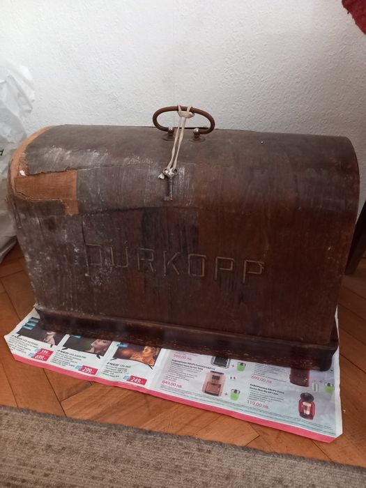 Старинна шевна машина DURKOPP