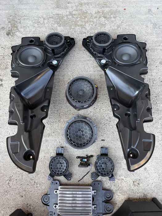 Sistem audio Bang Olufsen Audi Q8 4M8