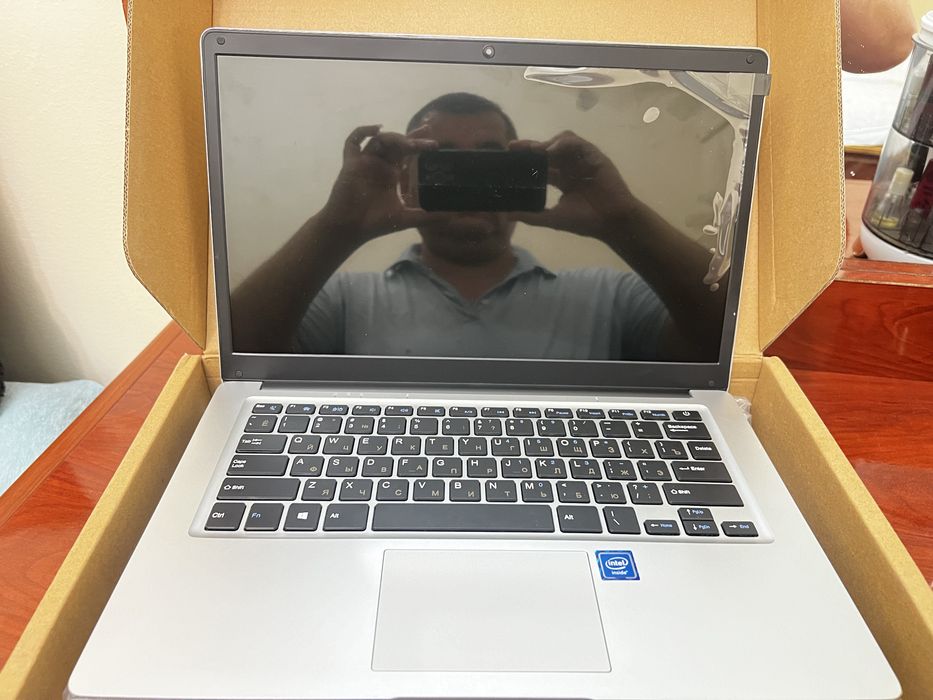 Yangi notebook sotiladi