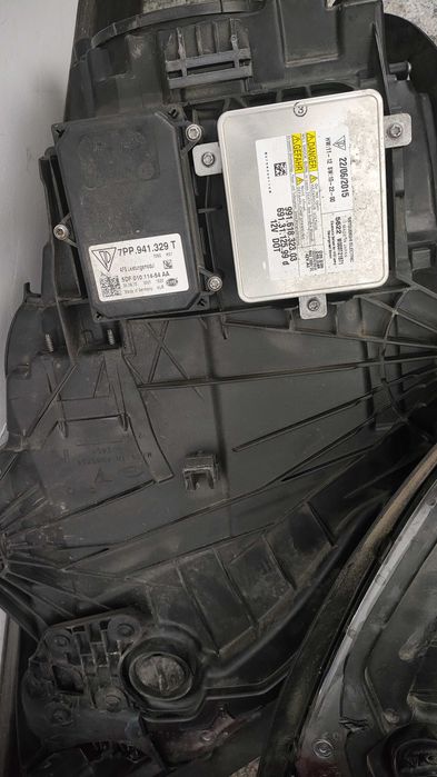 Фарове Porsche Macan