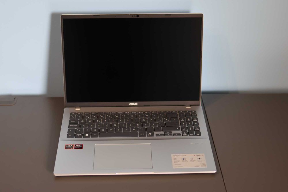 Laptop Asus Vivobook M1607k
