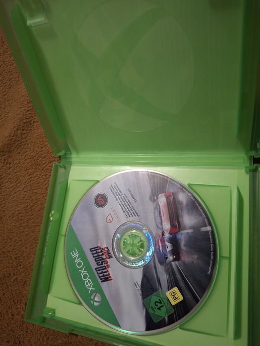 Vând joc Need For Speed Rivals de xbox one.TRMIT DOAR CU PLATĂ LA CURIER!!!!!!!