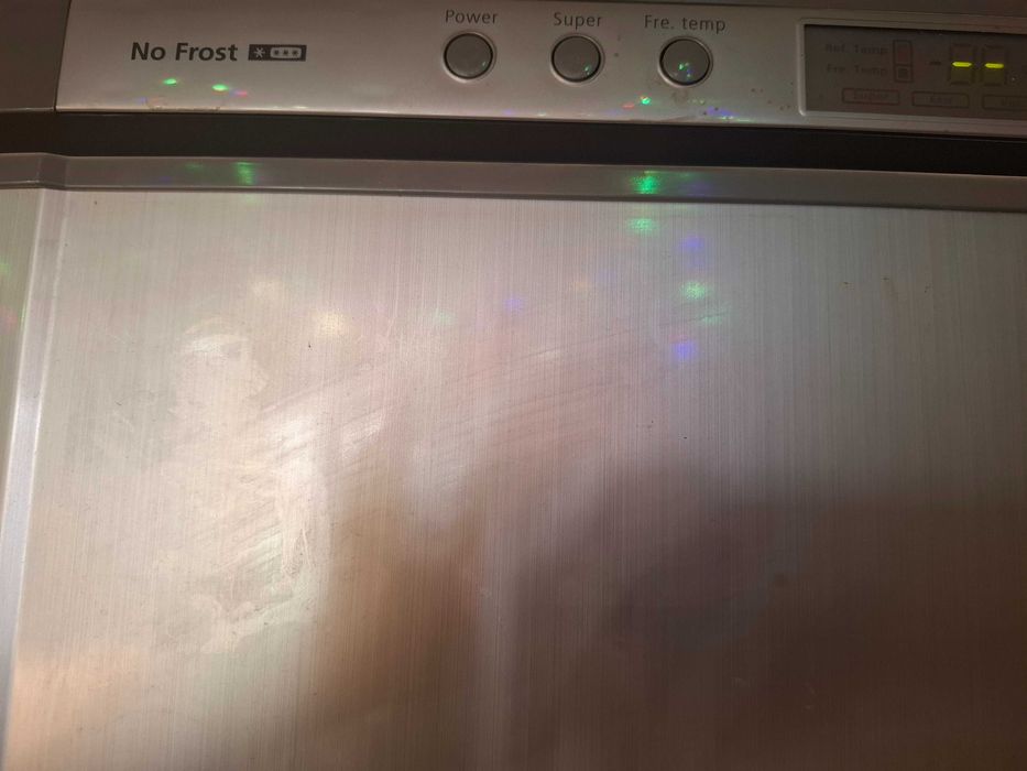 Хладилник с фризер