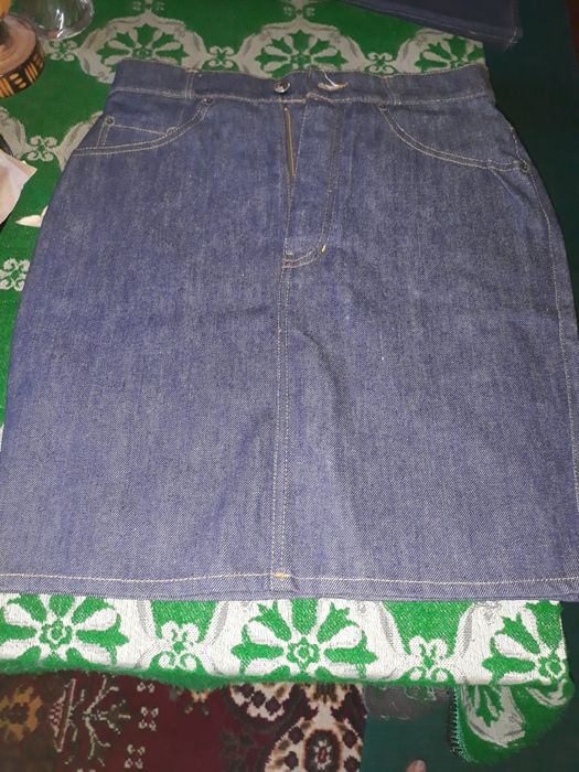 Vând fuste de blugi/ rochii/ sandale/role