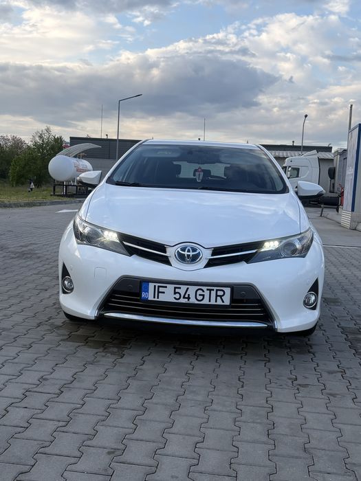 Vand Toyota Auris Hybrid 1,8Automata