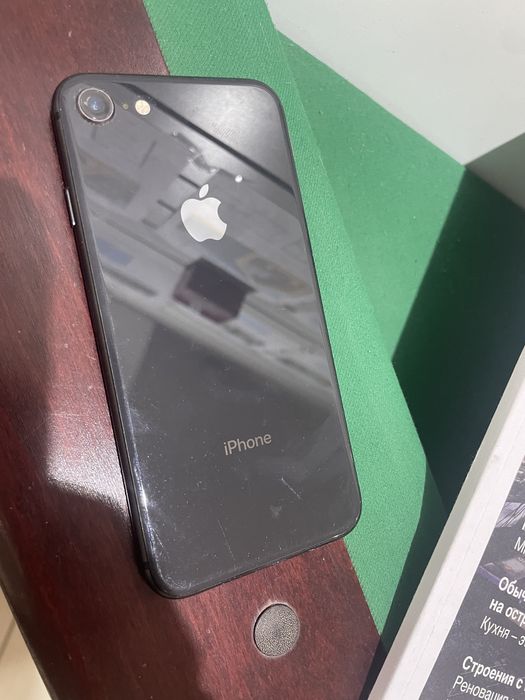 Продам исправный iPhone 8 256 GB