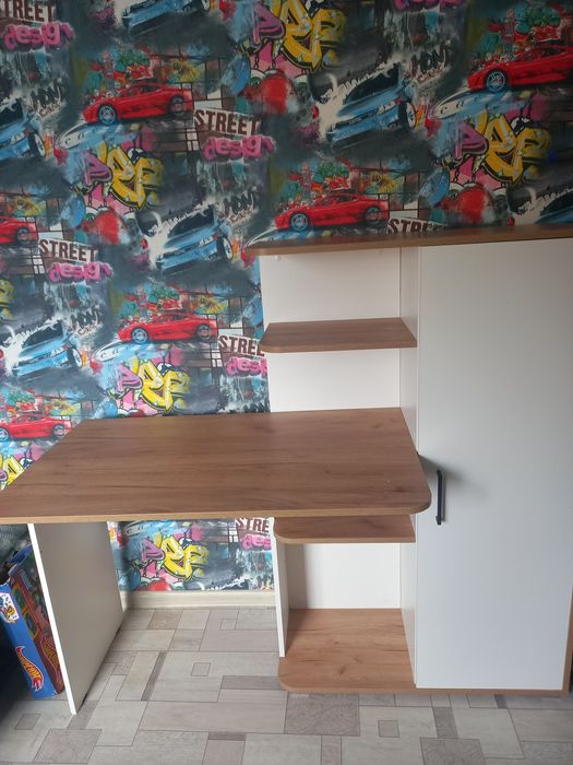 Продам стол со шкафом