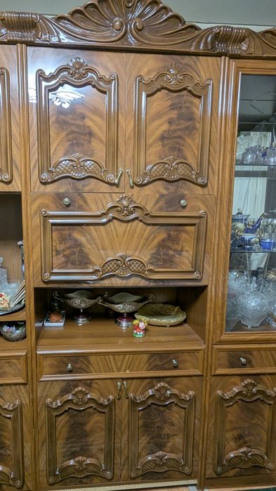 Стенка в гостинную, испанское дерево, классика