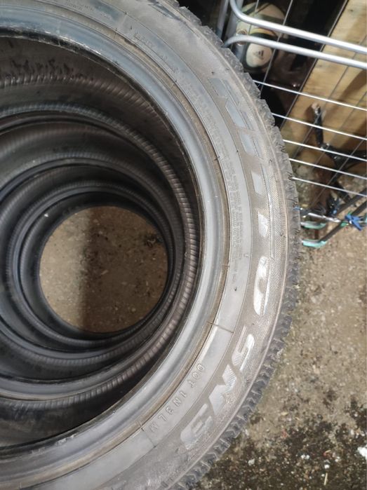 Продам зимнию резину,липучка.