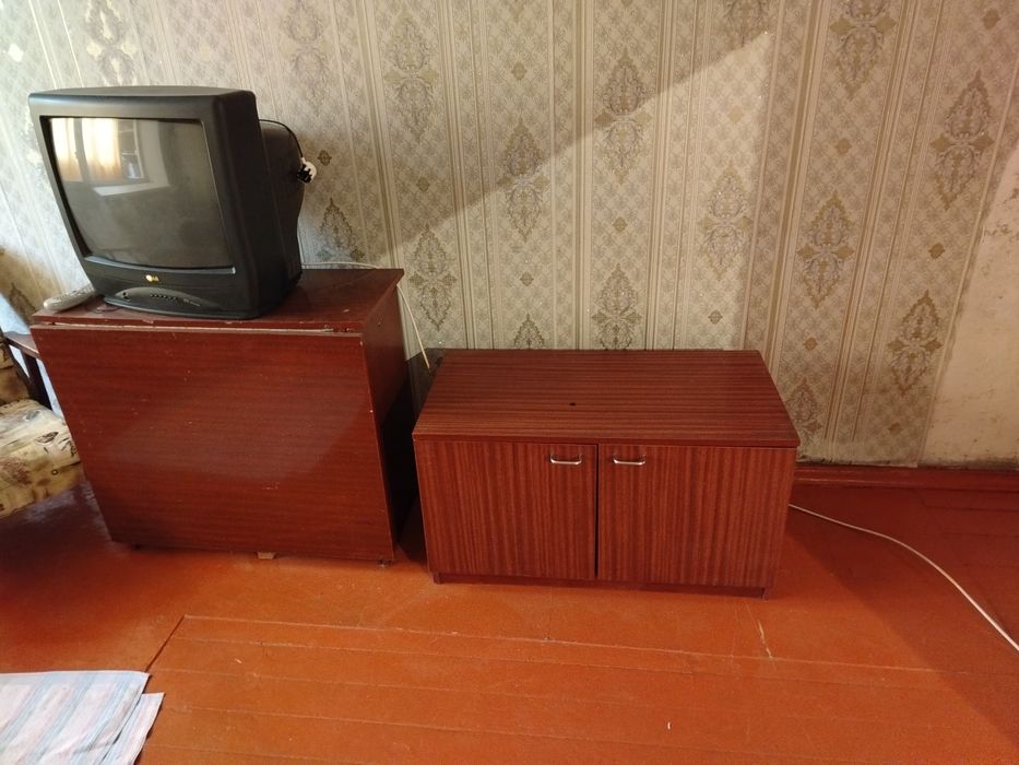 Продам шкафы шкафчики тумбы