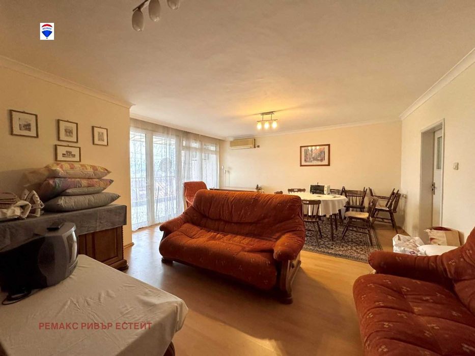 Тристаен апартамент за продажба кв. Ялта