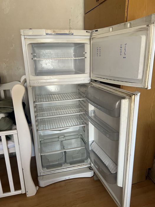 Продам холодильник