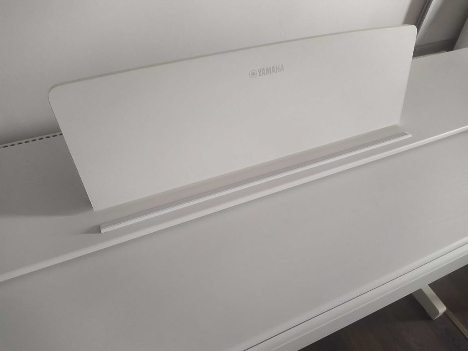 Pian Yamaha YDP 143 Arius + Metronom electronic Soundbrenner Pulse