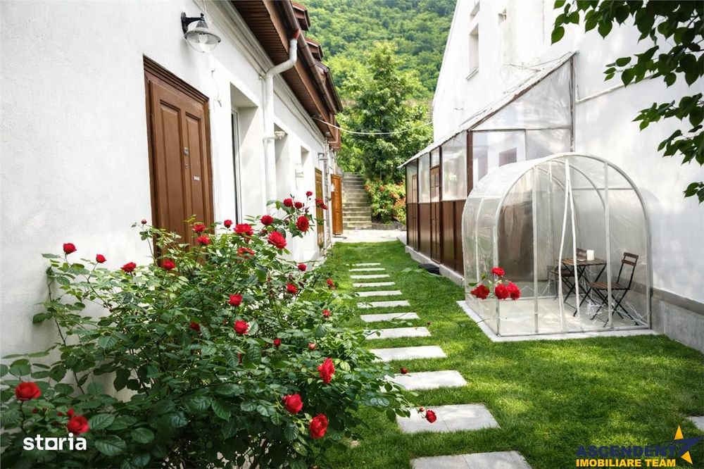 Casa cu 3 apartamente + transfer afacere, locuri parcare, Centrul Isto