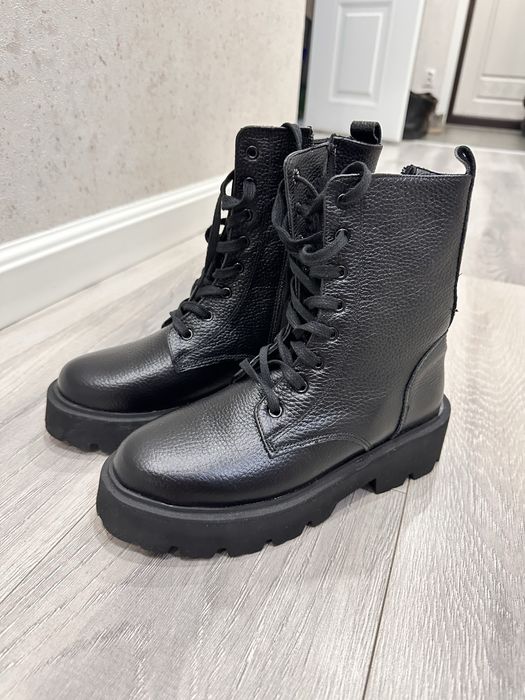 Продам лоферы Guess