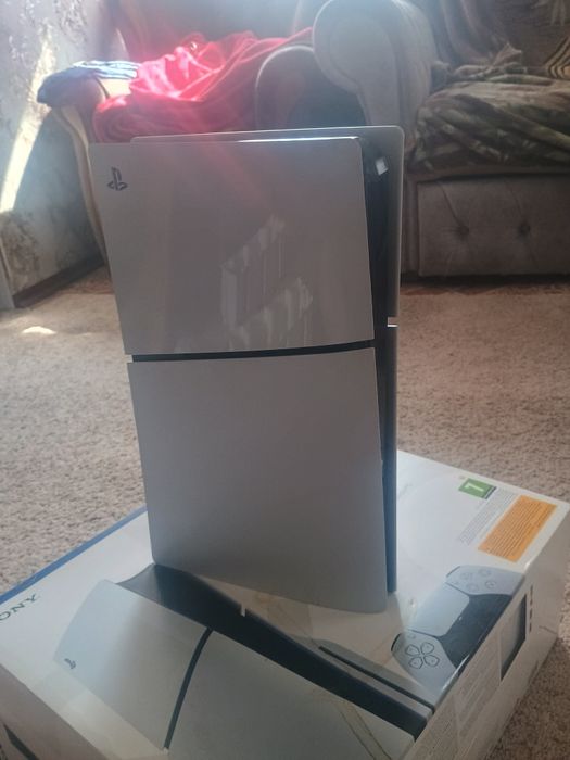 Sony Playstation 5 slim.