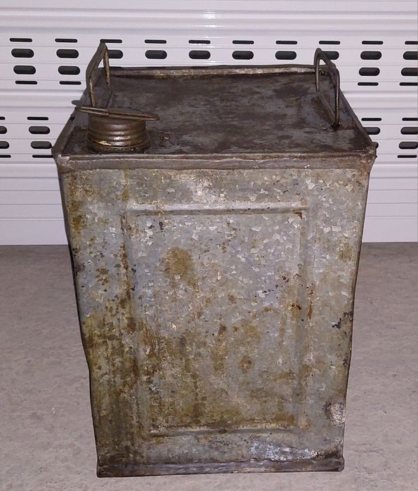 Туби за гориво ретро