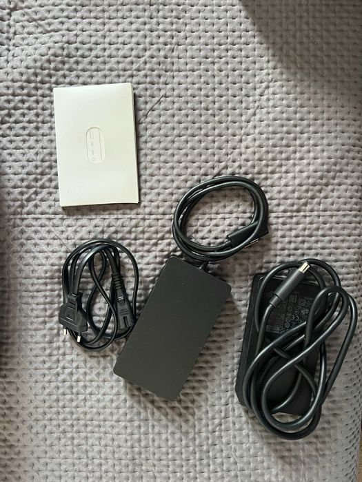 Microsoft surface Dock 2